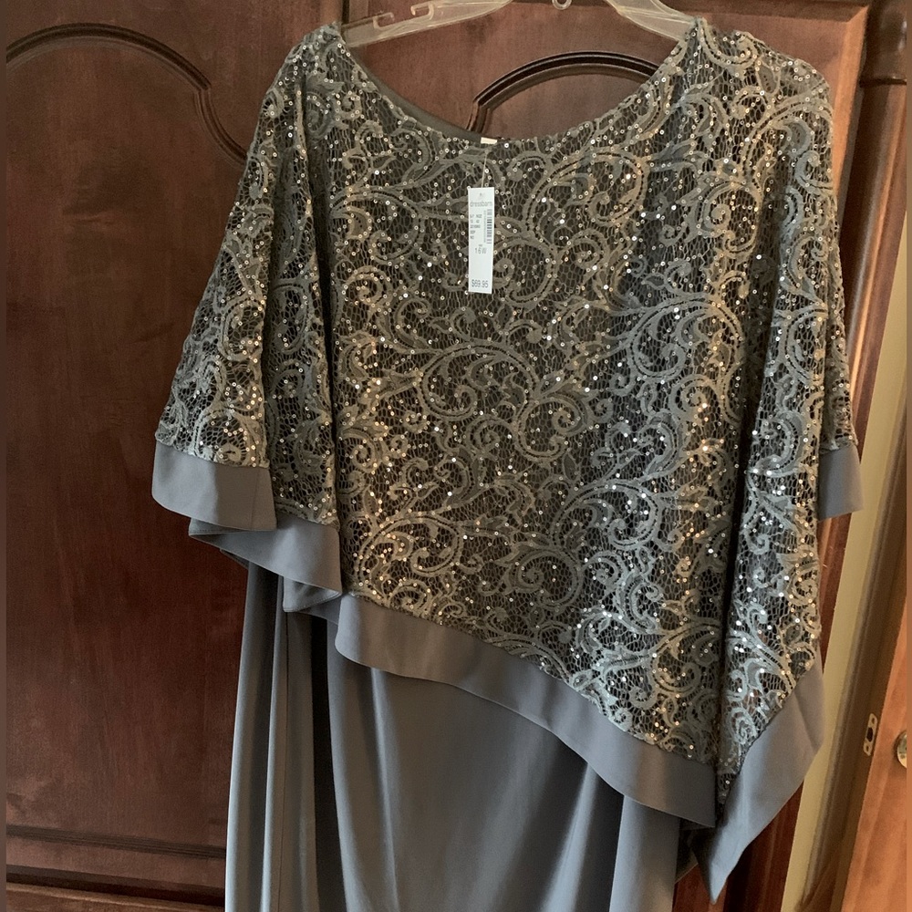 NWT Dress Barn Mother of bride/groom evening dress gown flattering formal silver